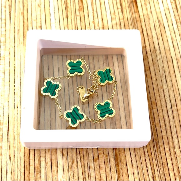 Brand new bracelet with box - Picture 2 of 4